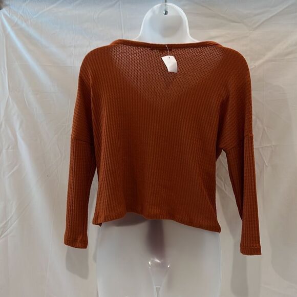 - NWT Try ! This rust color 3/4 sleeves midriff top. Large. decorative b… - Picture 5 of 7